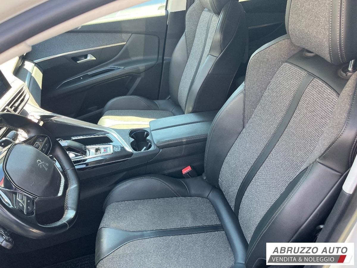 PEUGEOT 5008 Turbo 130 S&S EAT8 Allure