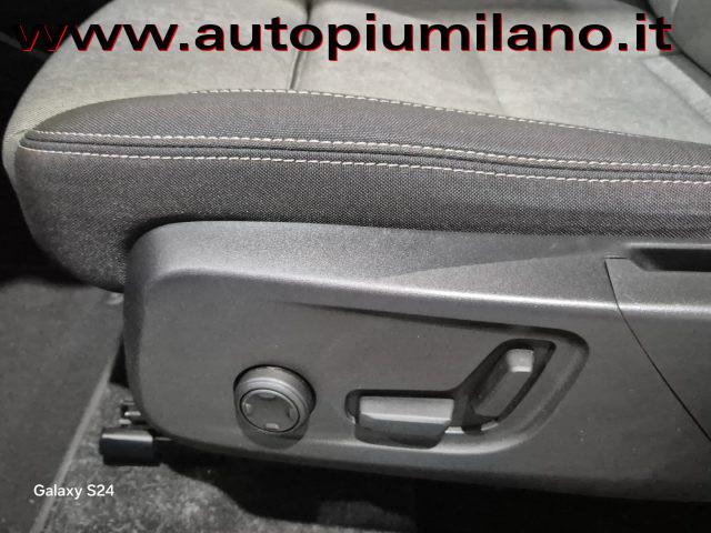 VOLVO XC40 T2 Geartronic Momentum Pro
