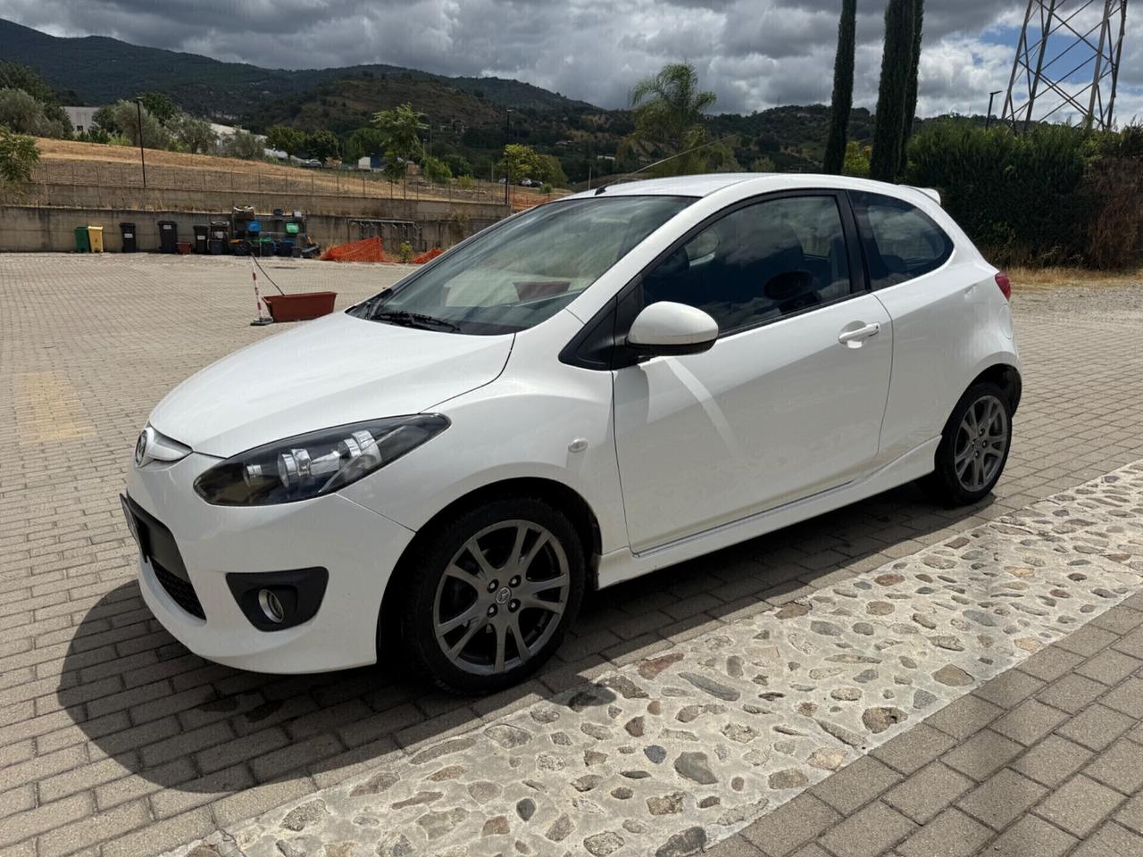 Mazda2 1.3 16V 86CV neopatentato