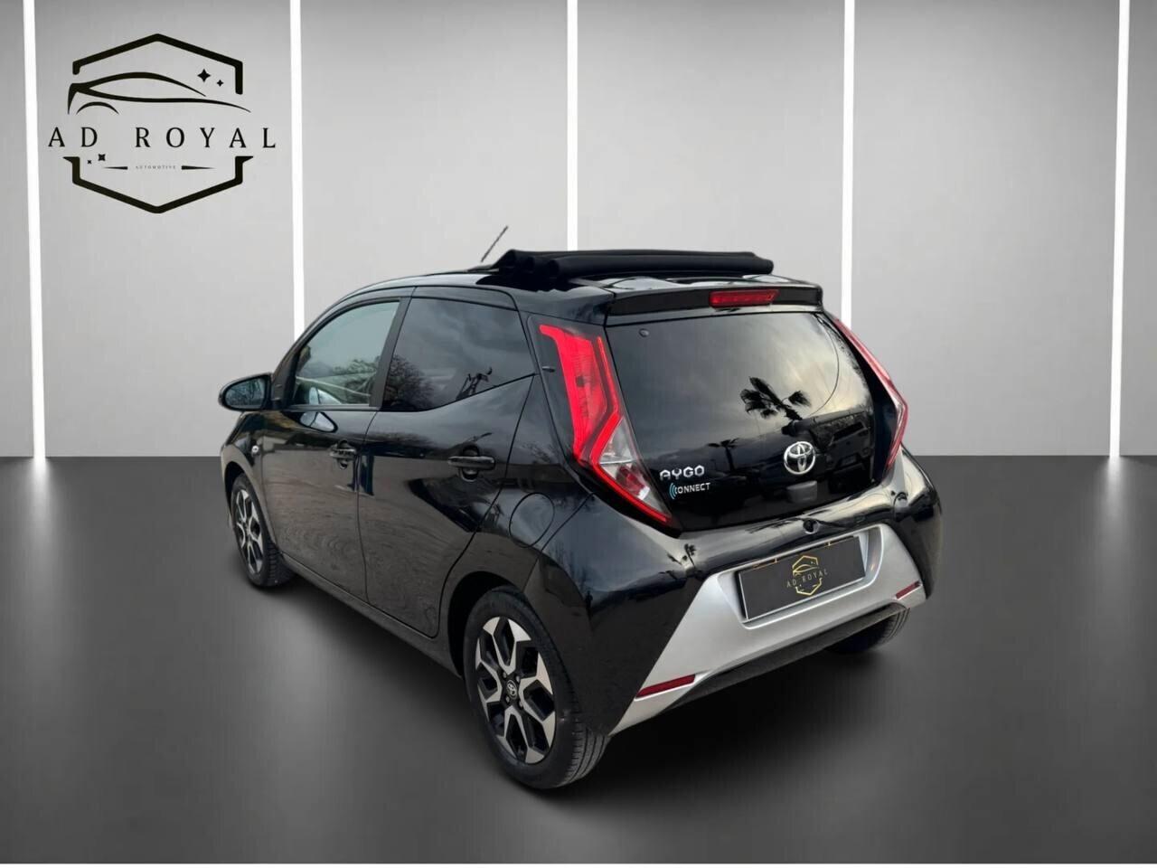 Toyota Aygo Connect 1.0 VVT-i 72 CV 5 porte x-play MMT 10/2020 CABRIO