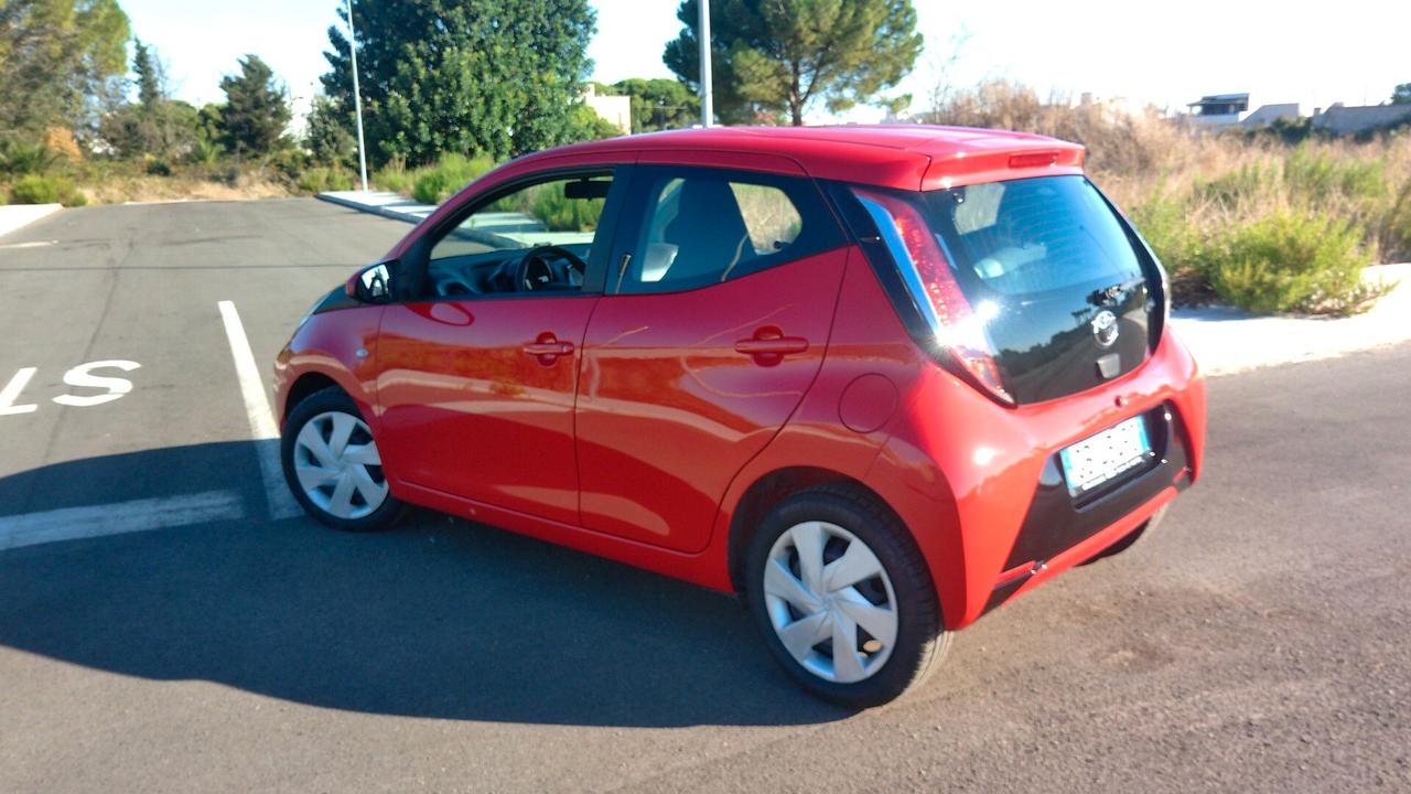 Toyota Aygo 1.0 VVT-i 69 CV 5 porte x-cool TSS
