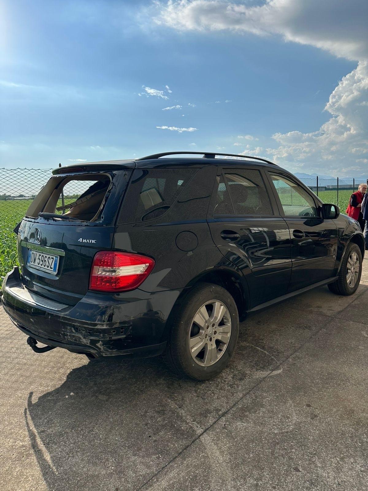 Mercedes-benz ML 300 CDI BlueEFFICIENCY Chrome