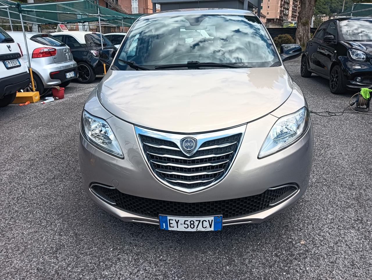 Lancia Ypsilon 1.2 69 CV 5 porte Gold