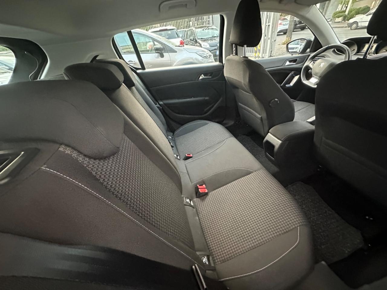 Peugeot 308 BlueHDi 100 S&S Business 2020 108.000