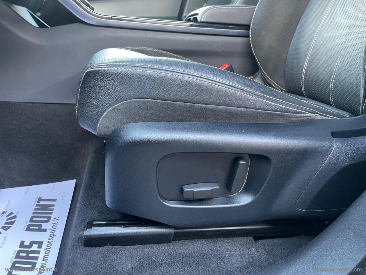 LAND ROVER RR Velar 3.0 V6 SD6 300 R-Dynamic HSE