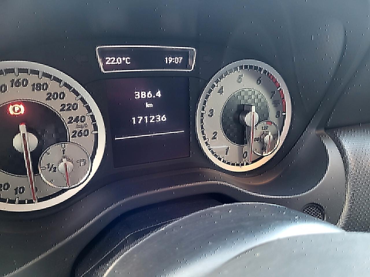 MERCEDES CLASSE A 180 1.6 BENZINA 122CV ANNO 02/13 KM 170.000 IN BUONO STATO