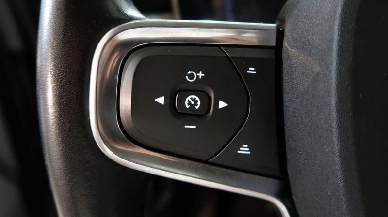 Volvo XC40 Recharge T4 Plug-in Hybrid auto Recharge Inscription Expression