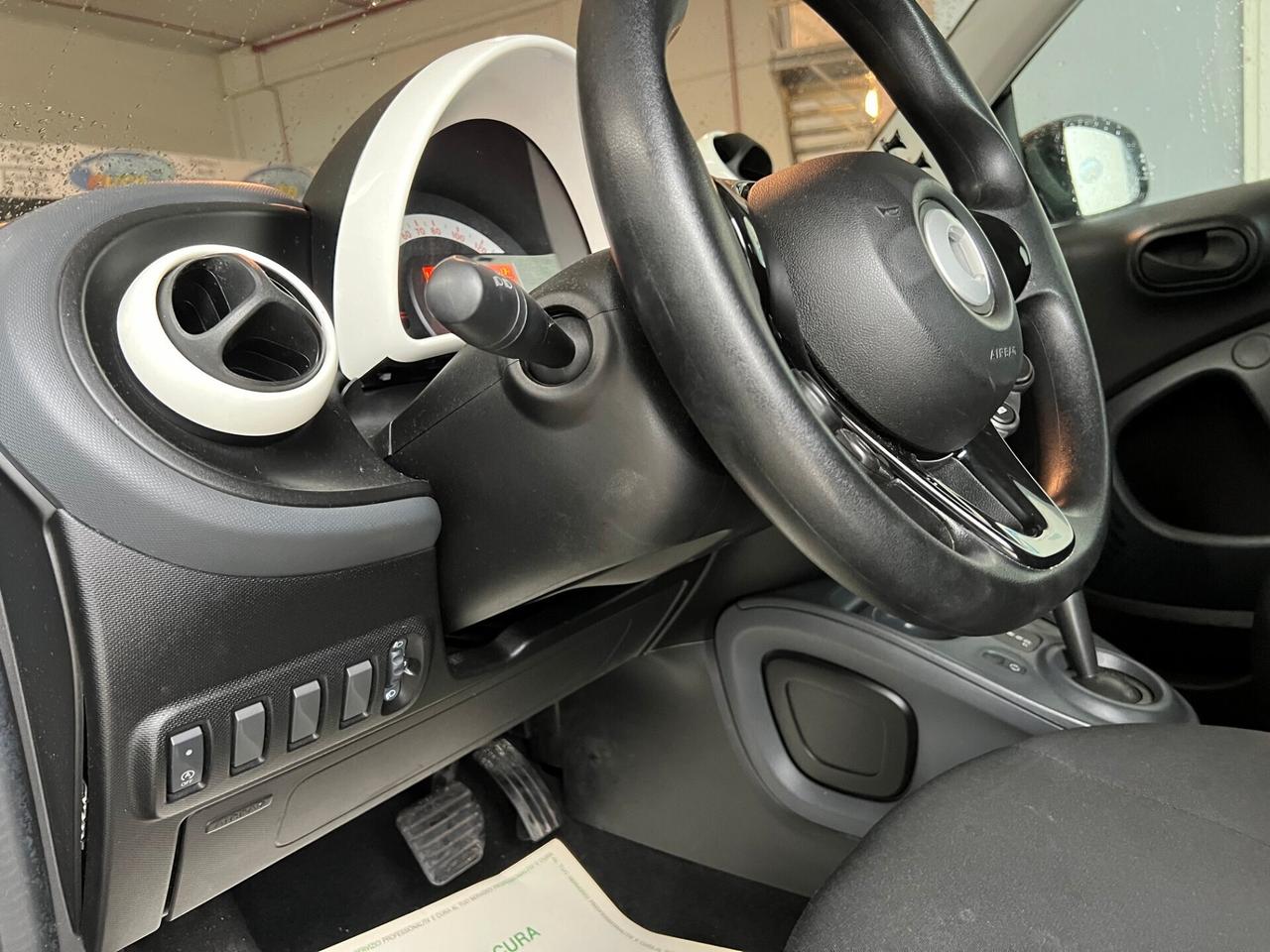 Smart ForTwo 70 1.0 twinamic Youngster / ANCHE NEOPATENTATO