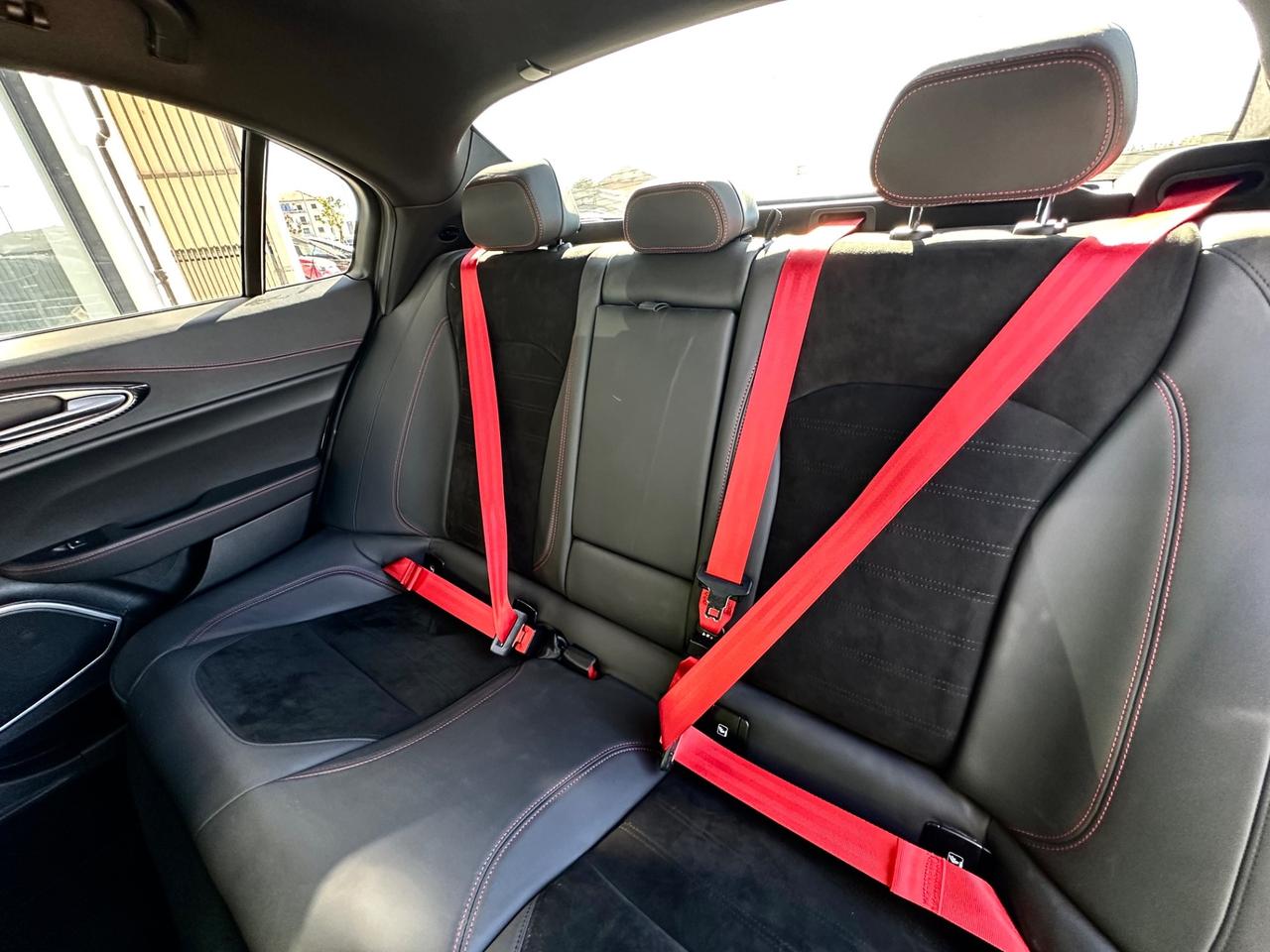 Alfa Romeo Giulia 2.9 t V6 Quadrifoglio 510cv Akrapovic - Dischi Carboceramici- Impianto Hartman & Kardon