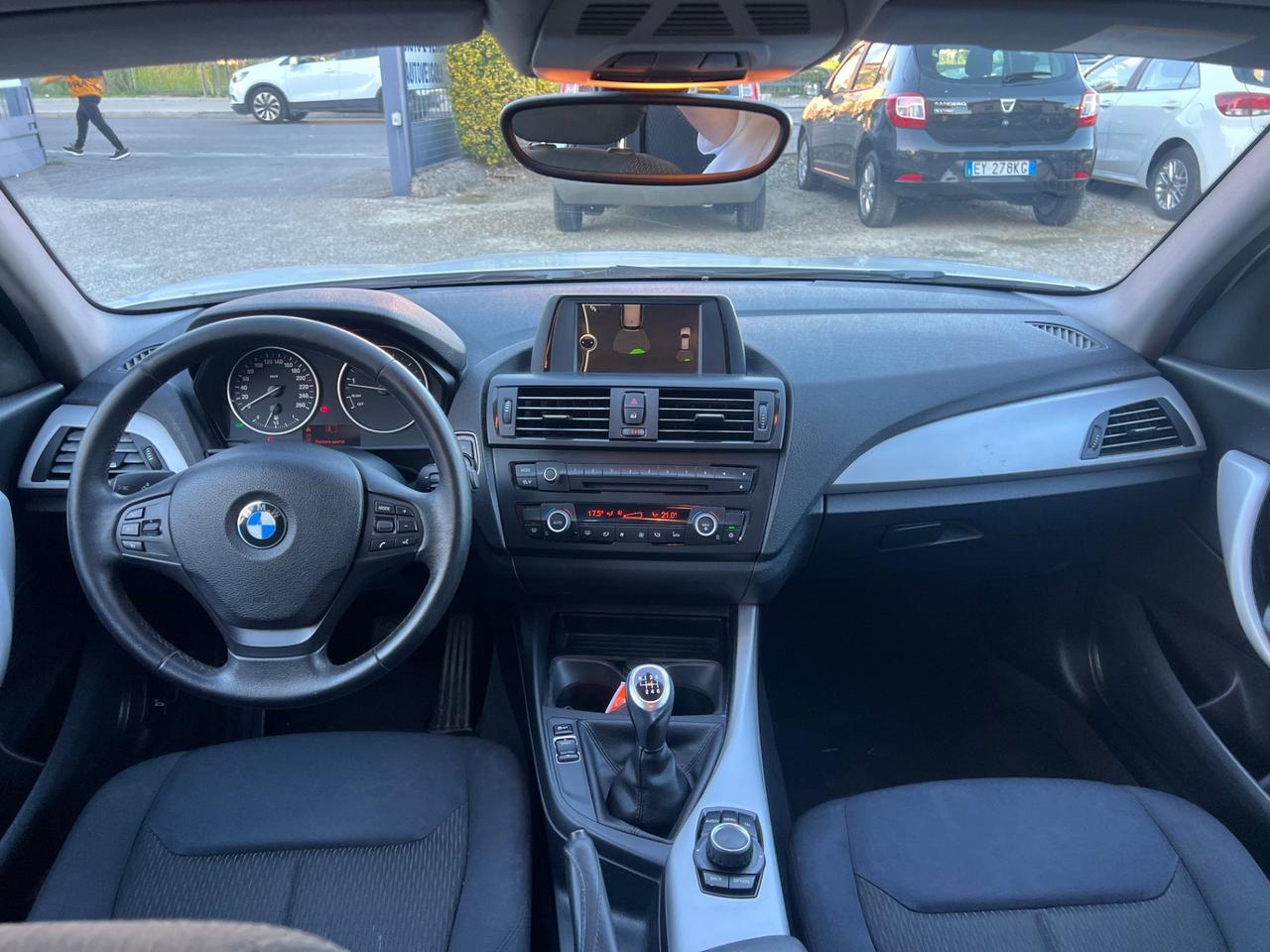 Bmw 116 116i 5p. Unique
