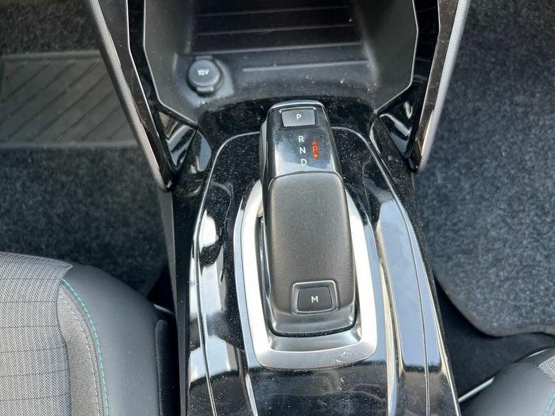 Peugeot 208 Allure Navi Pack PureTech 100 S/S