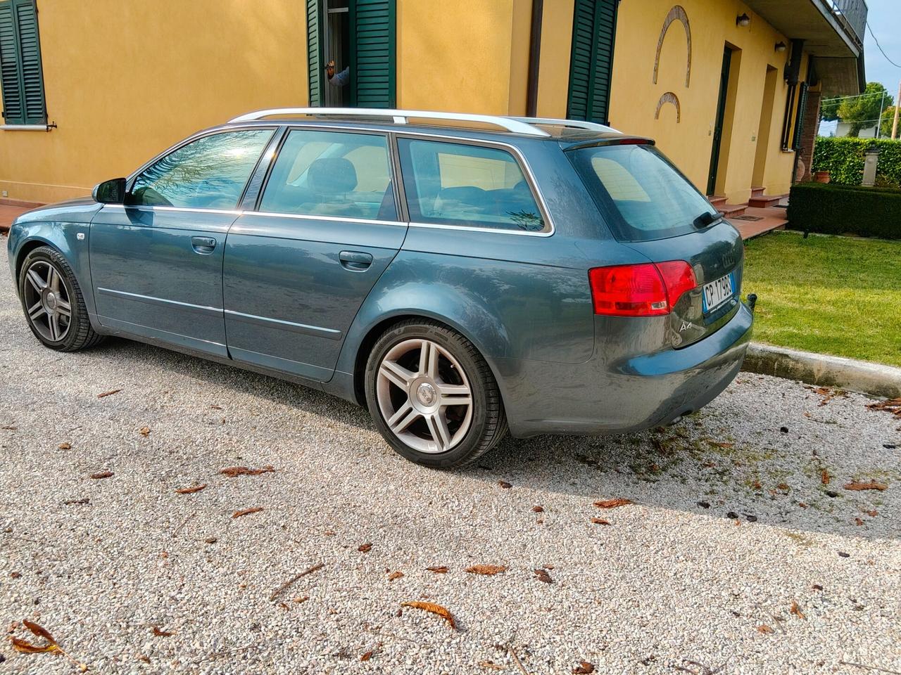 Audi A4 3.0 V6 TDI Avant quattro Top