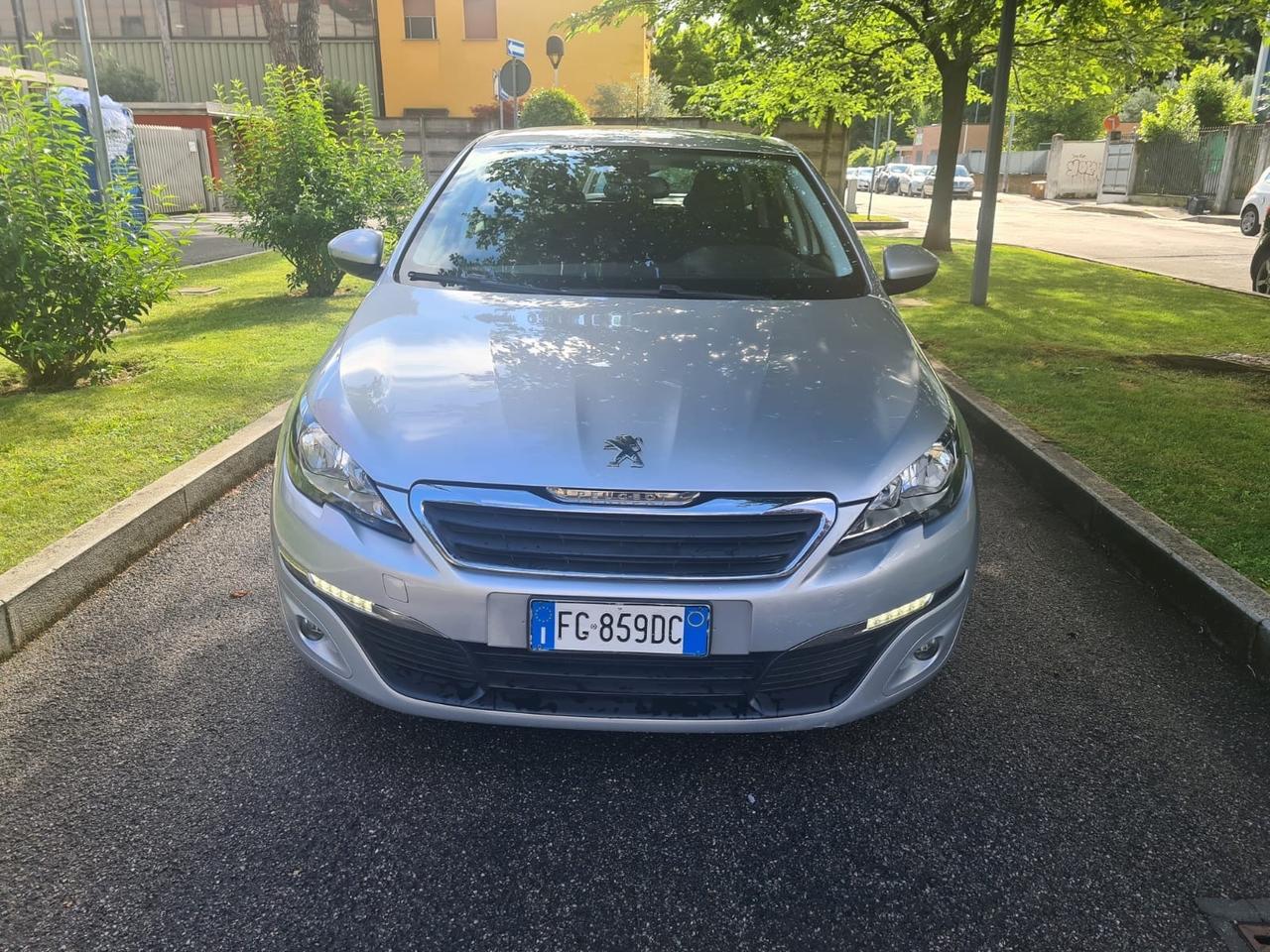 Peugeot 308 BlueHDi 150 S&S SW Allure
