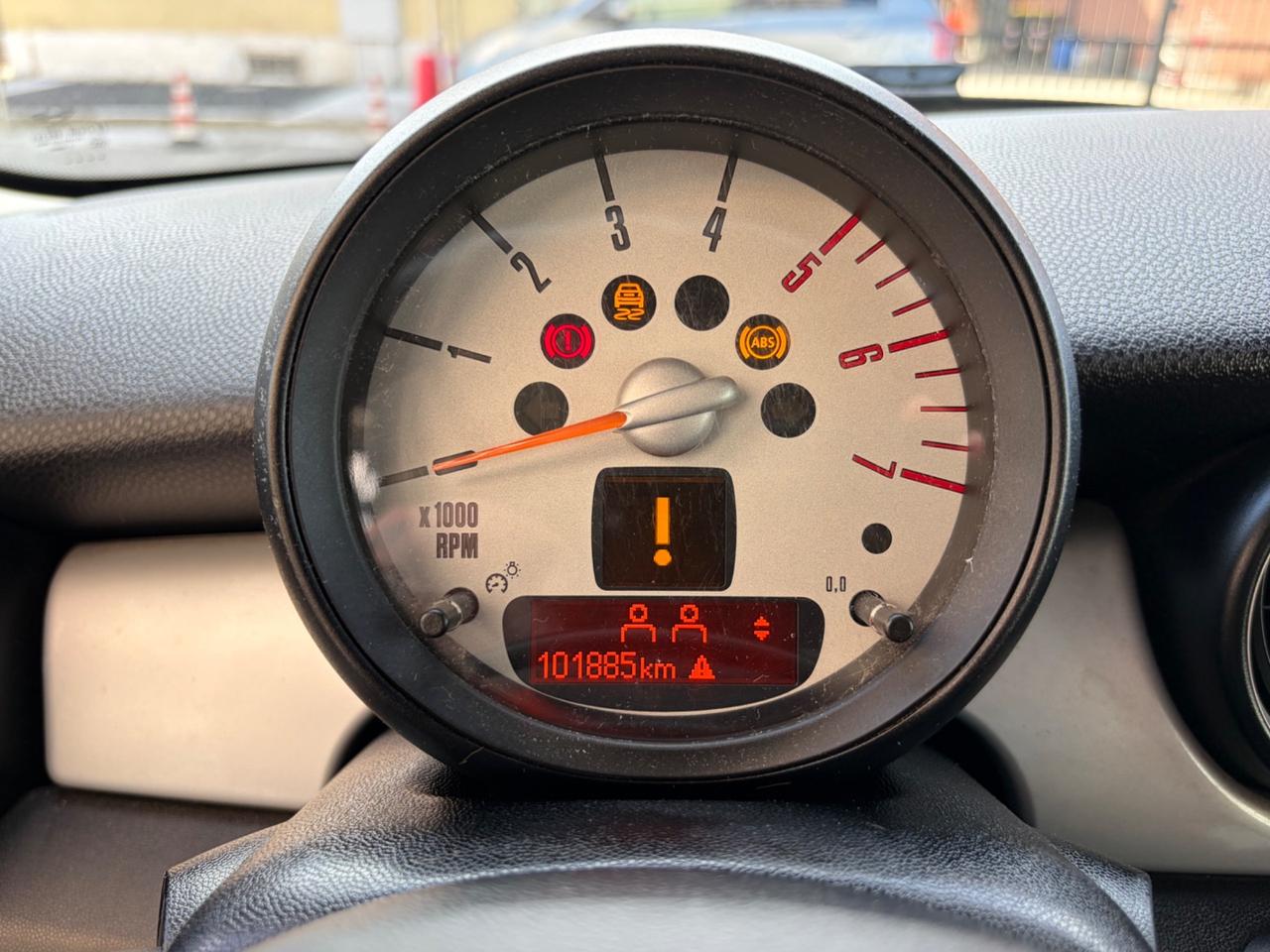 Mini 1.6 16V Cooper D KM 100000