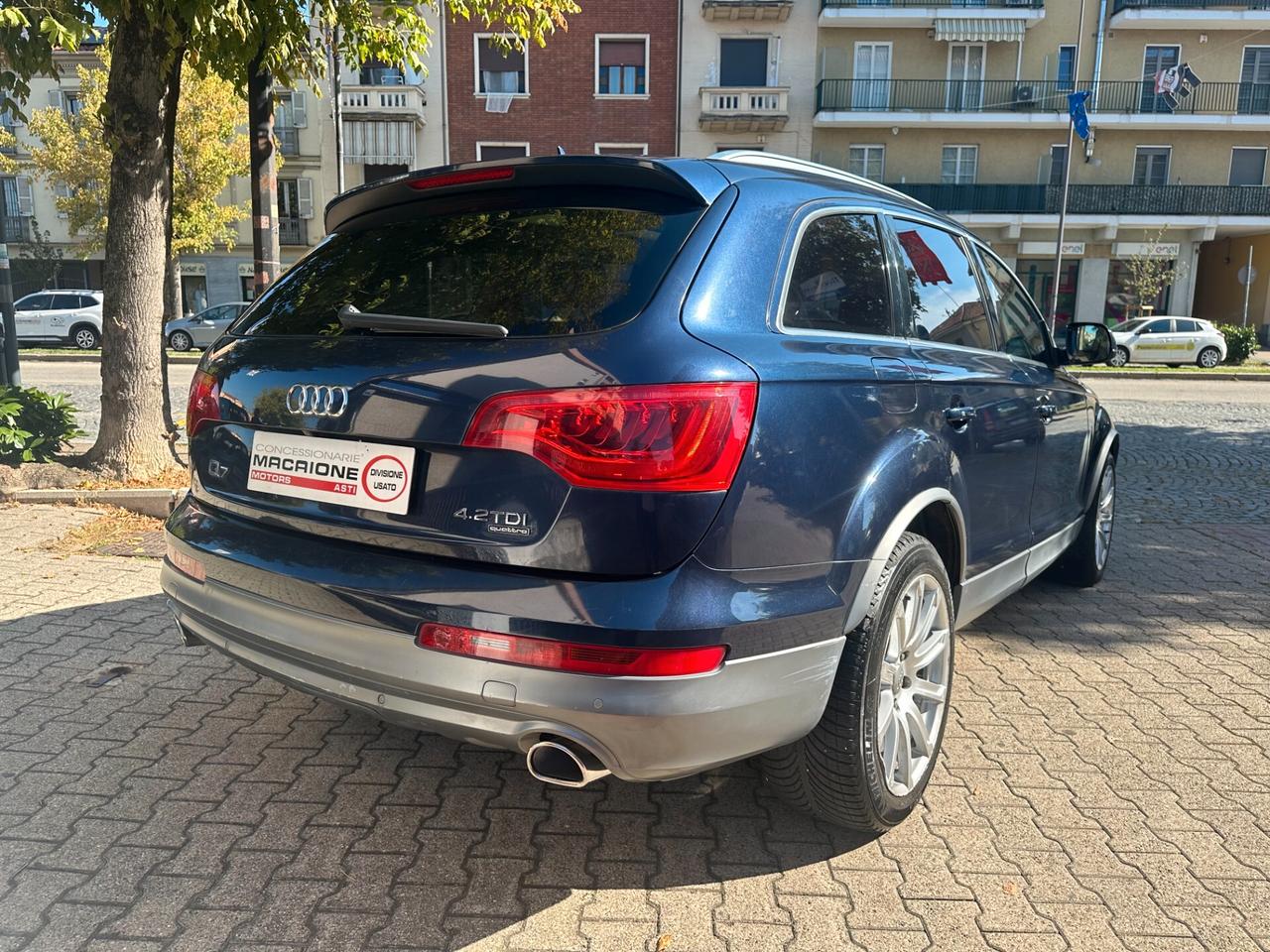 Audi Q7 4.2 V8 TDI quattro