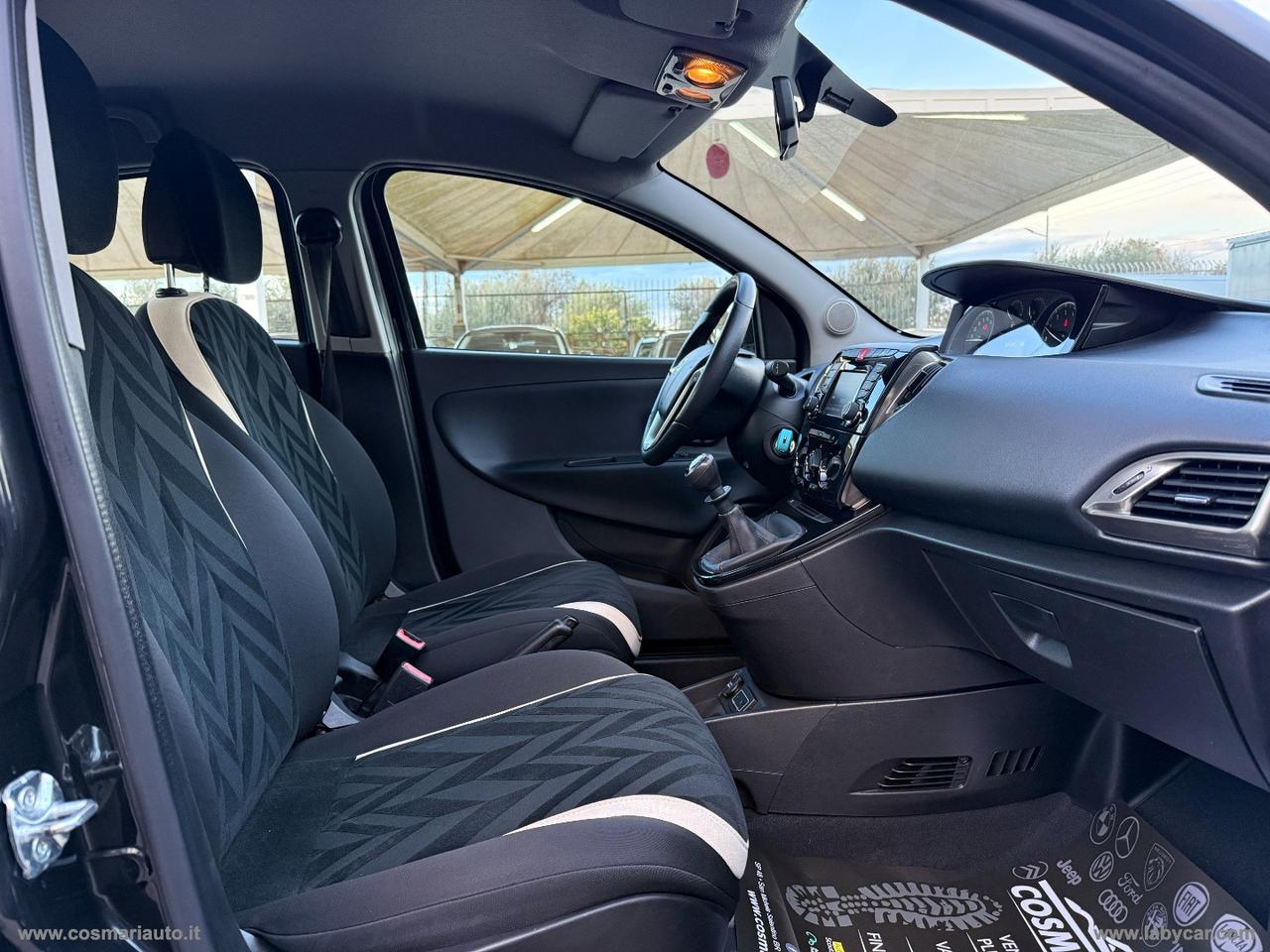 LANCIA Ypsilon 1.2 69 CV 5p. Gold