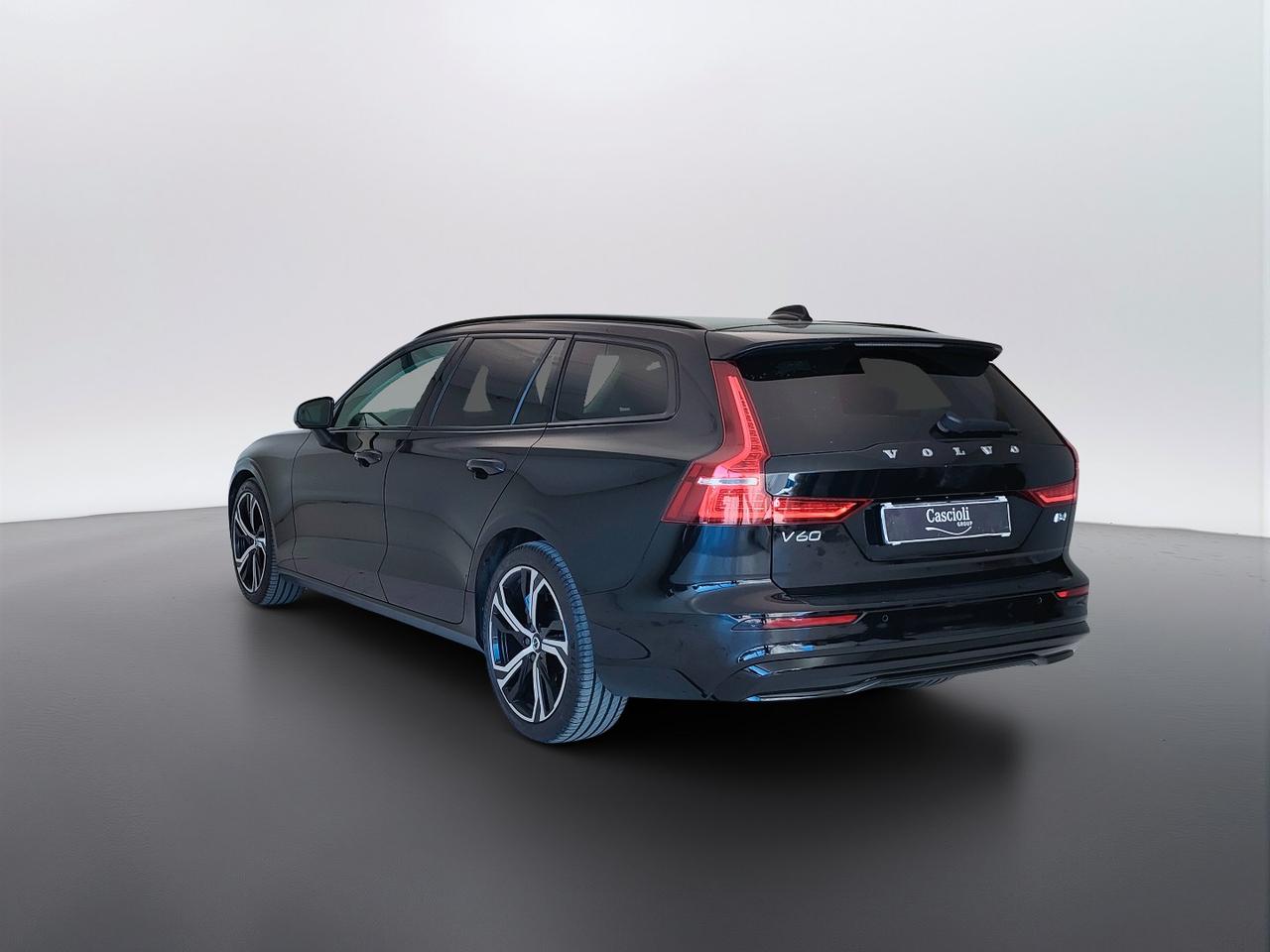 VOLVO V60 II 2023 - V60 2.0 b4 Plus Dark auto