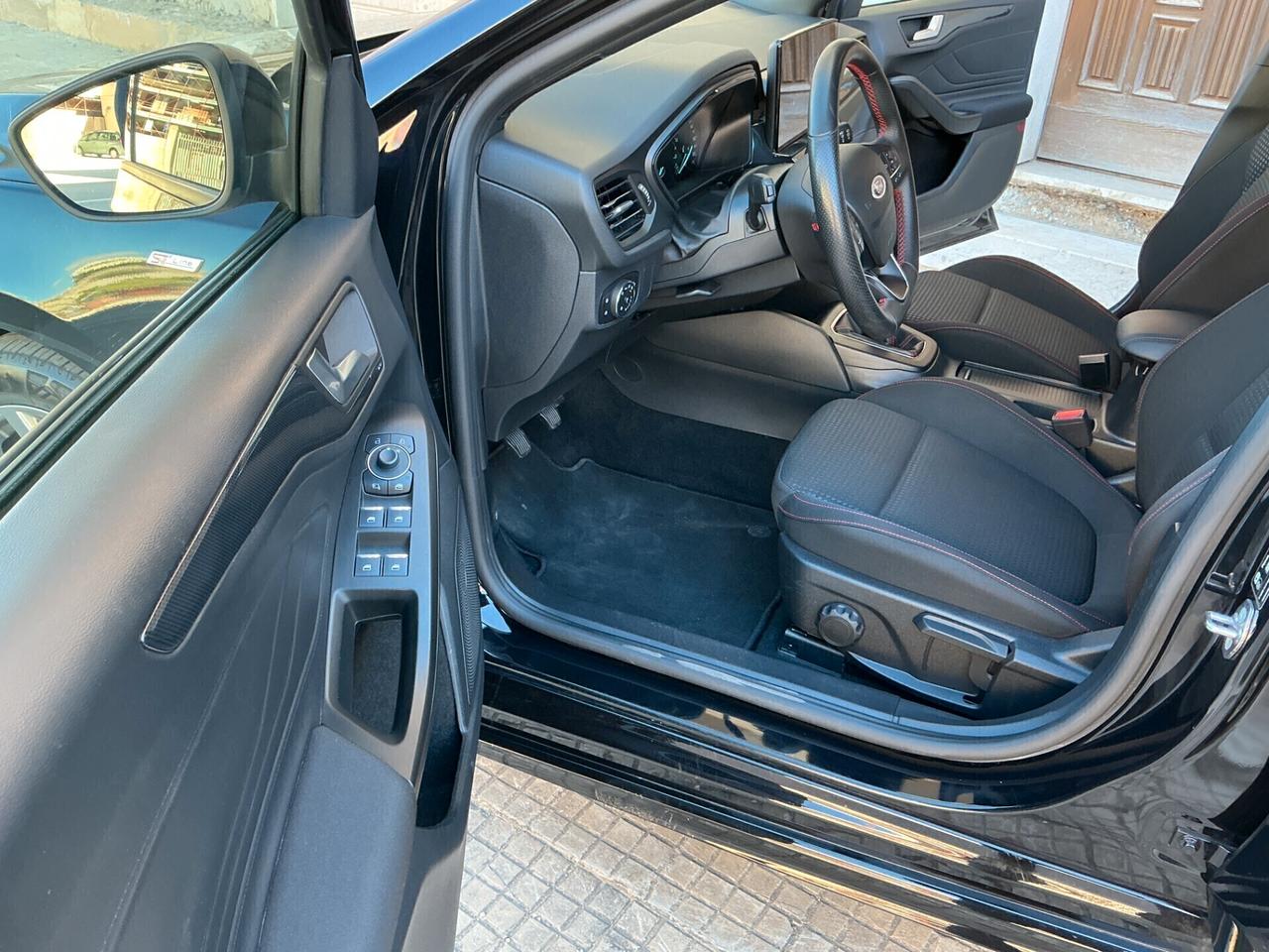 Ford Focus 1.0 EcoBoost Hybrid 125 CV SW ST-Line