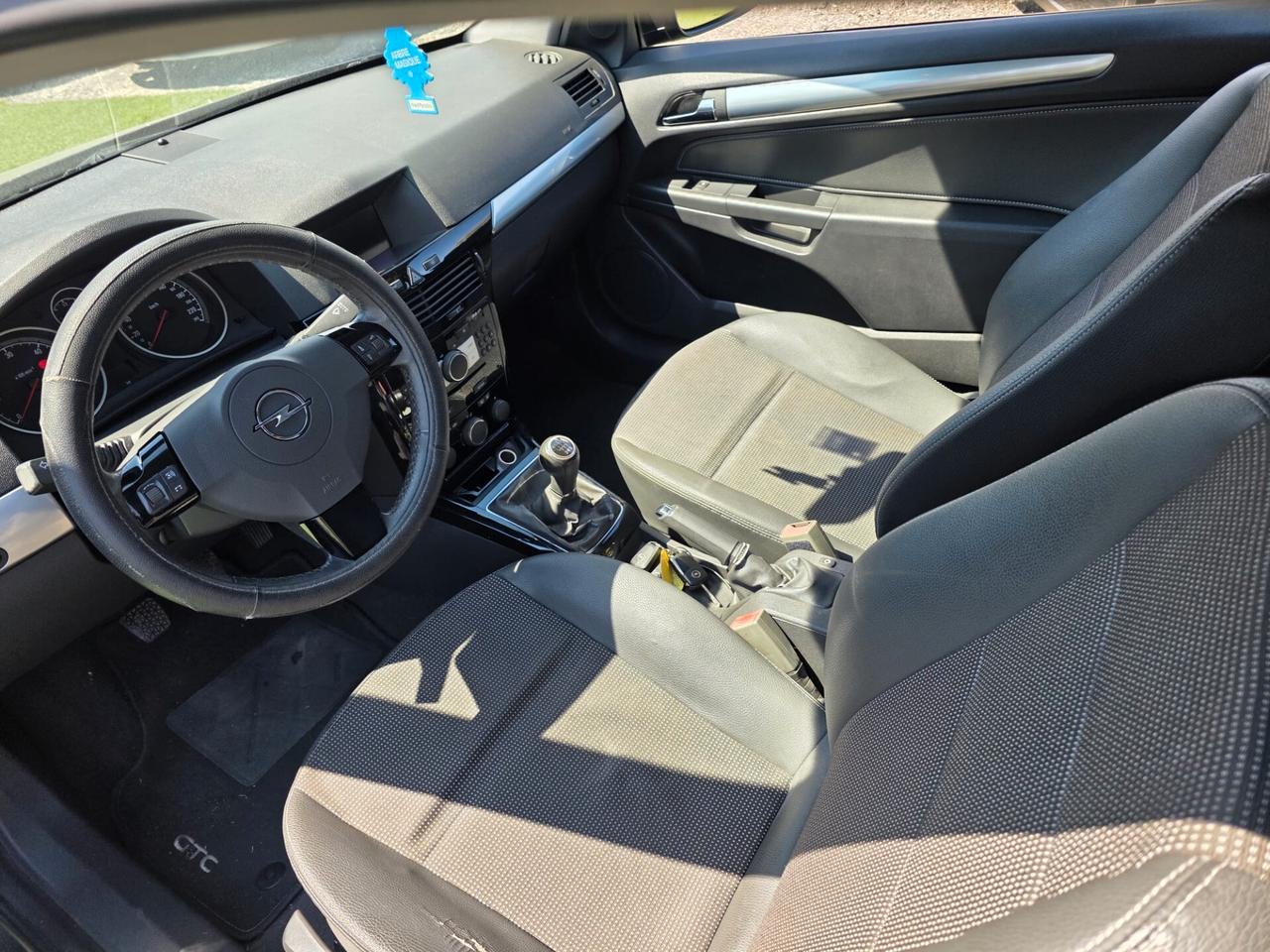 Opel Astra GTC 1.7 CDTI 125CV
