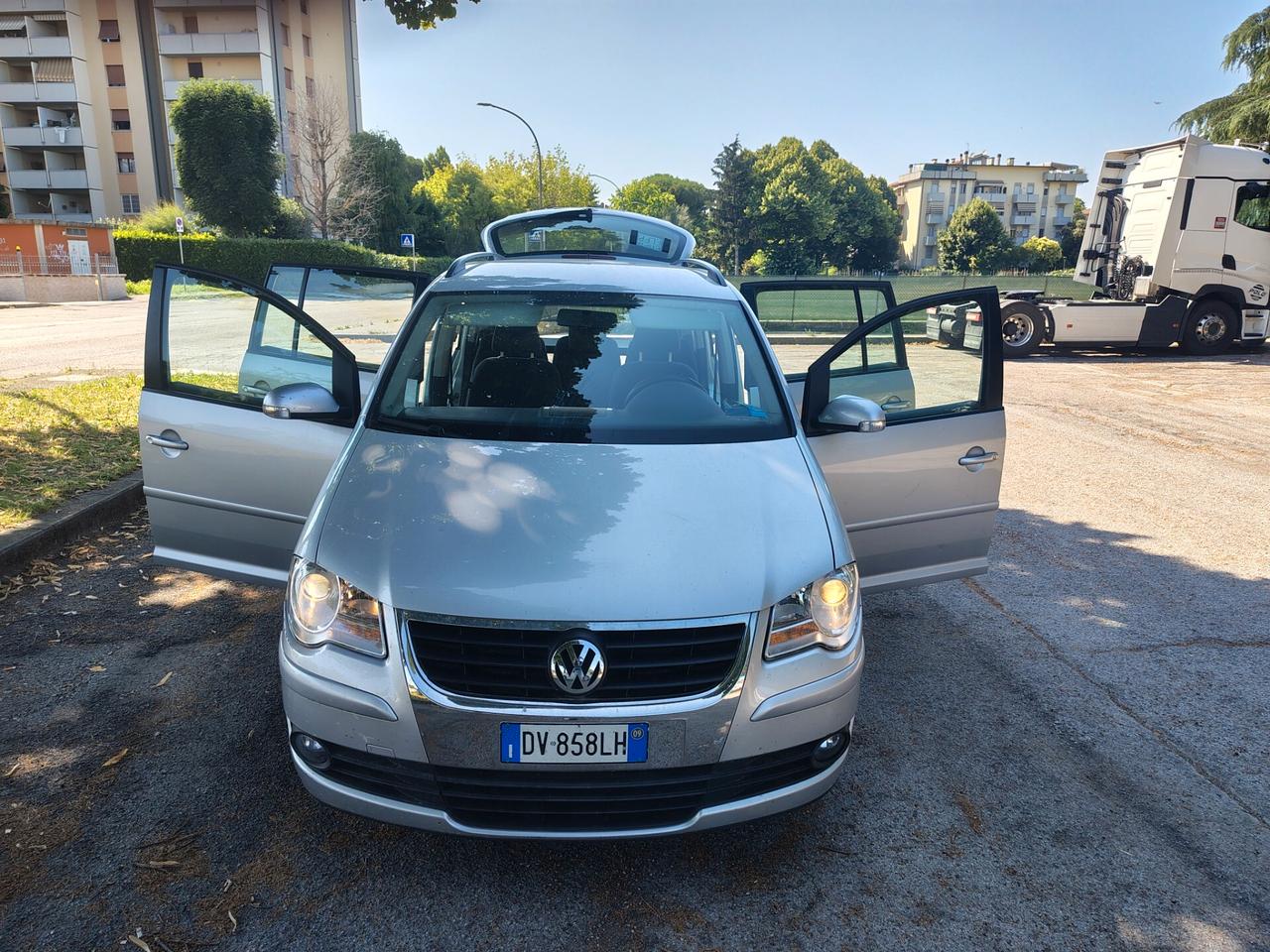 Volkswagen Touran 2.0 Highline METANO