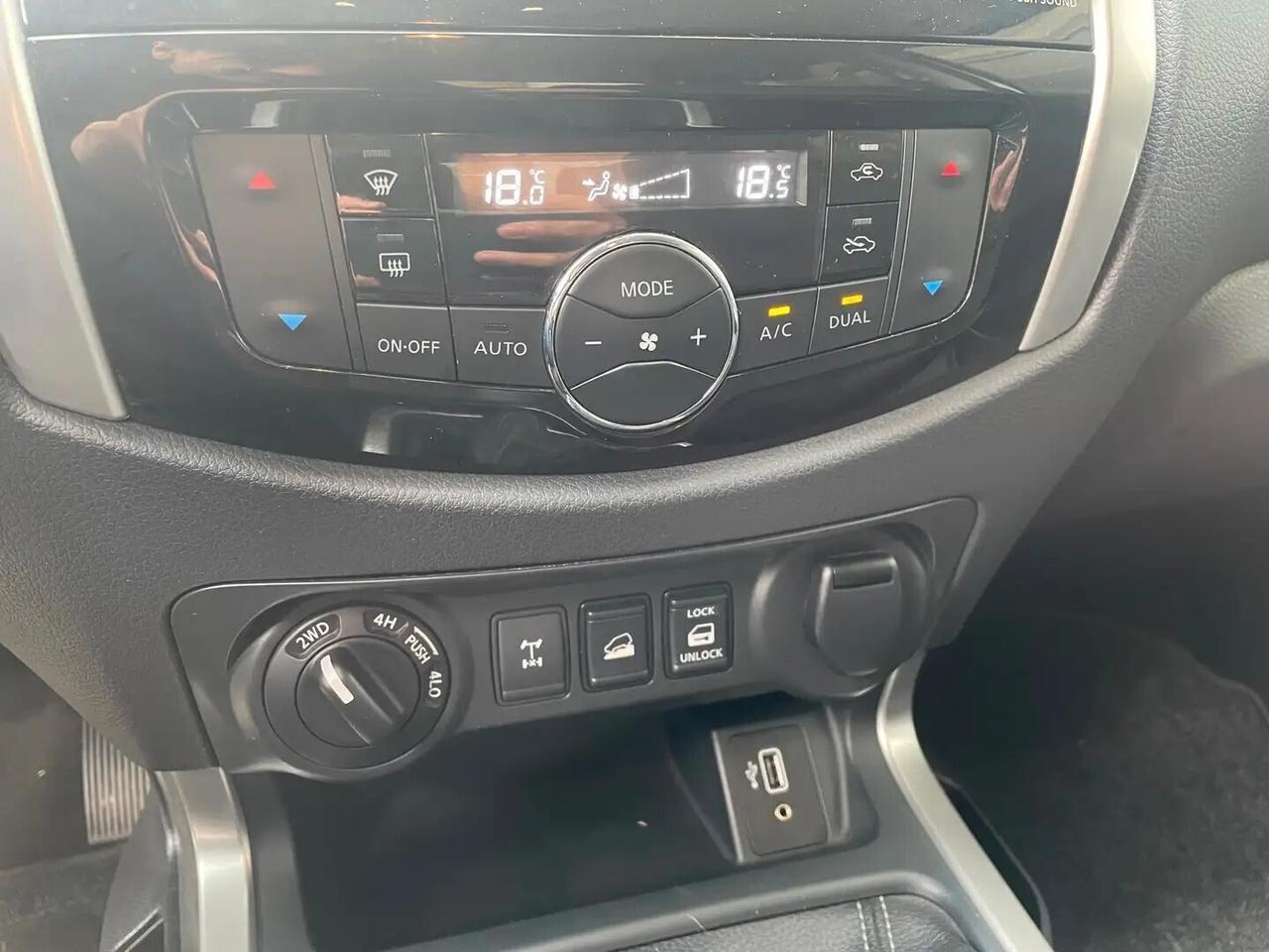 Nissan Navara 2.3 dCi 190 CV 4WD Double Cab N-Connecta PERFETTA