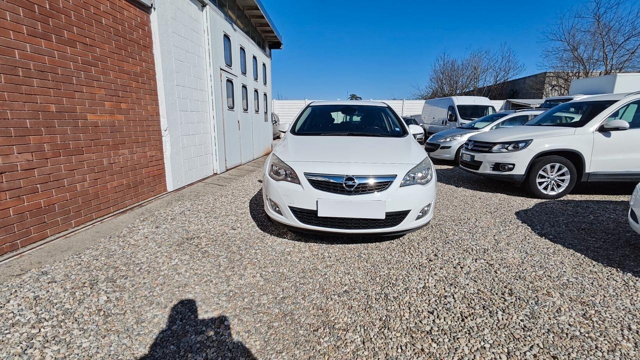 Opel Astra 1.7 CDTI 110CV 5 porte Cosmo