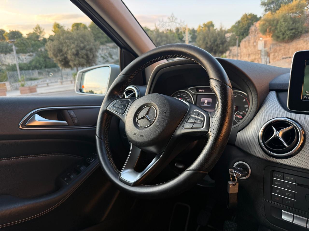 Mercedes B180 SPORT/1500 110CV/FULL LED/CERCHI 17