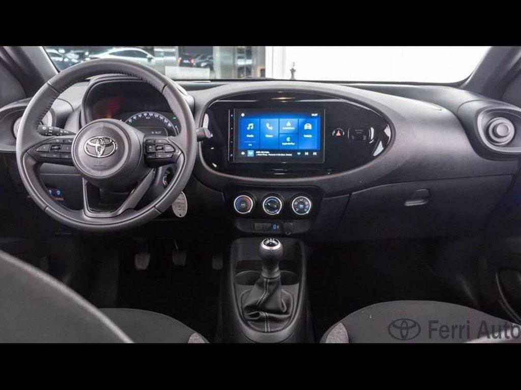 TOYOTA Aygo x 1.0 active 72cv del 2024