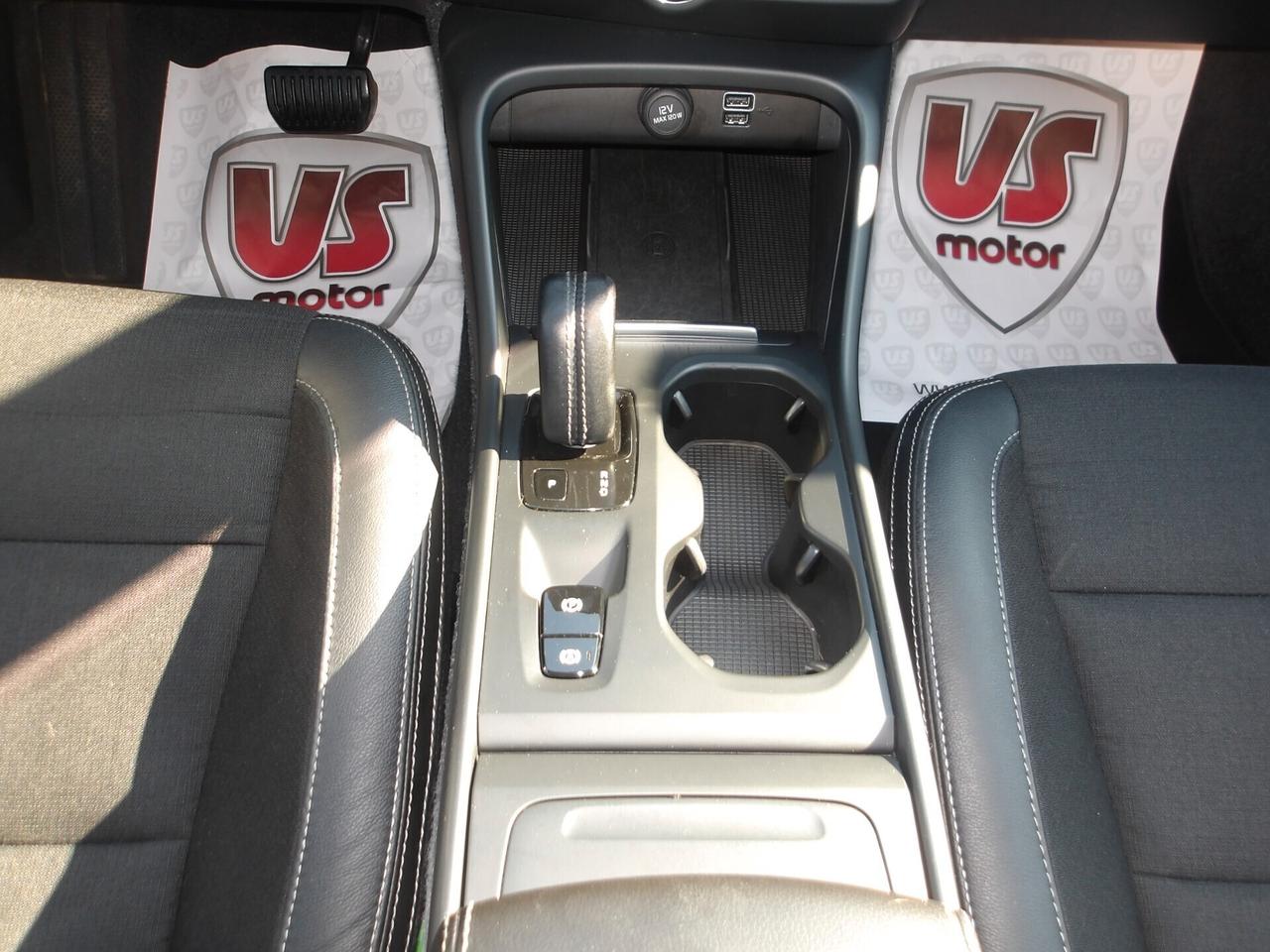 VOLVO XC40 4WD-AUTO-RETROC-2019