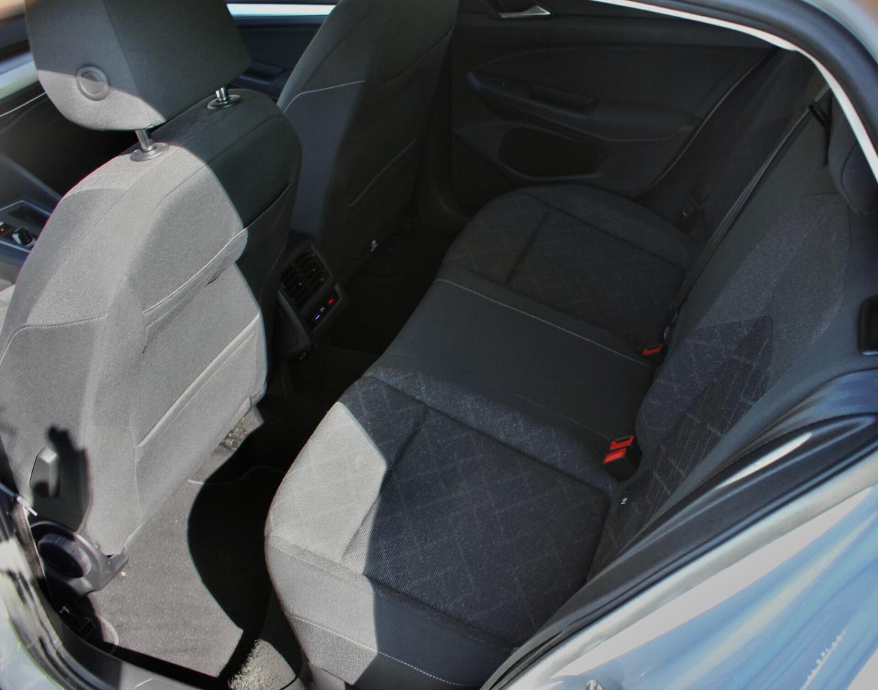 Volkswagen Golf 1.0 eTSI EVO DSG LIFE NEOPATENTATI
