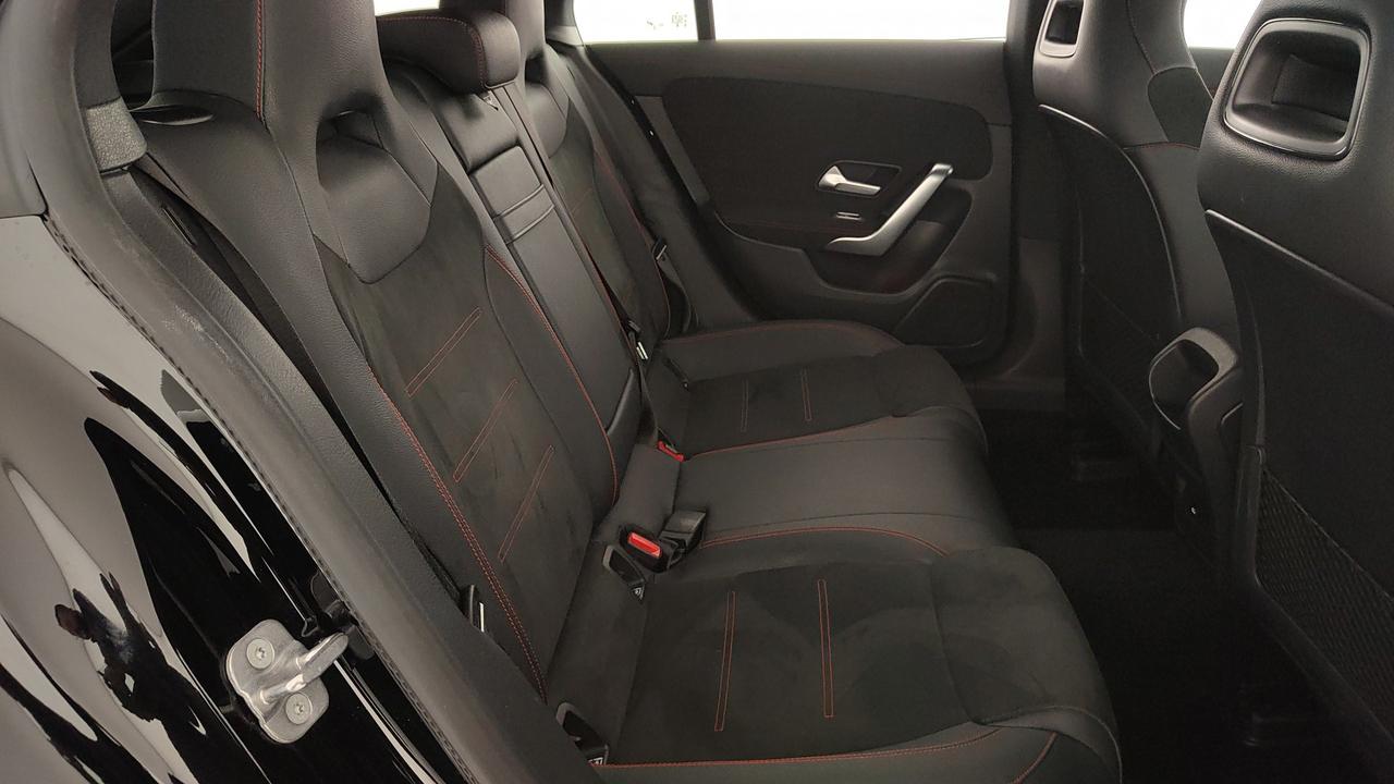 Mercedes-Benz CLA Shooting Brake 180 d AMG Line Advanced Plus auto