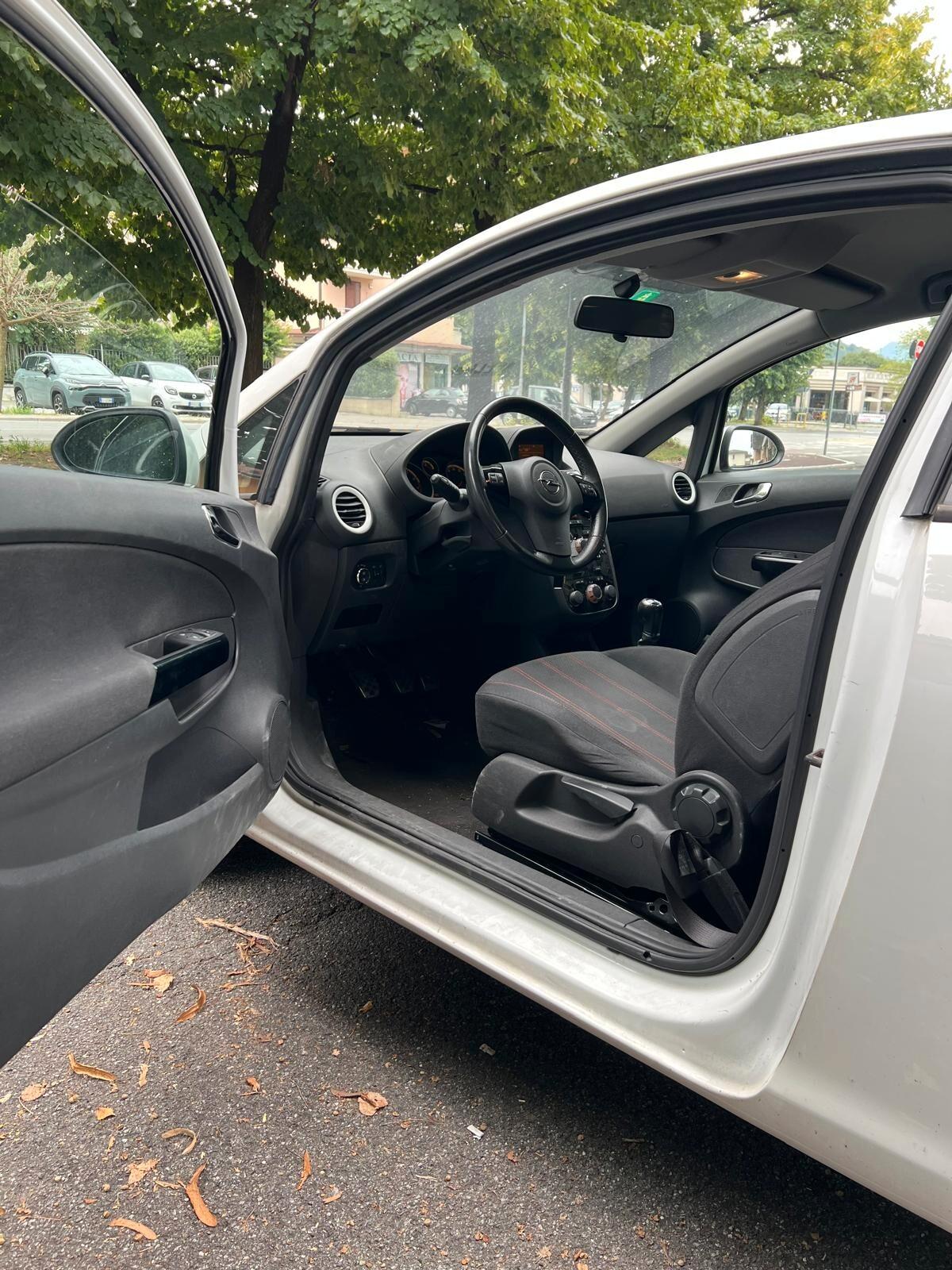 Opel Corsa 1.4 16V 3 porte b-color X NEOPATENTATI