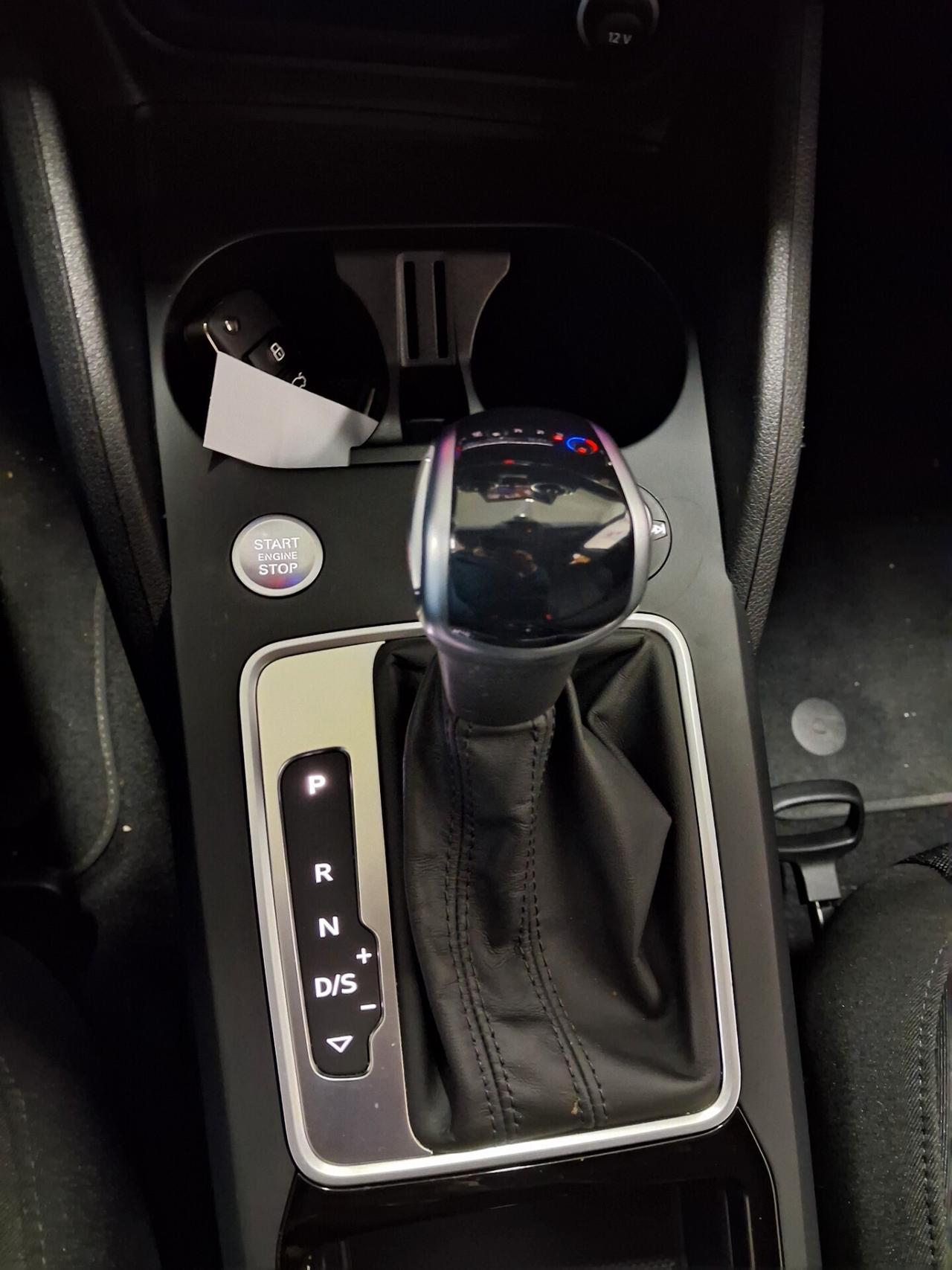 Audi Q2 30 TFSI Business Advanced