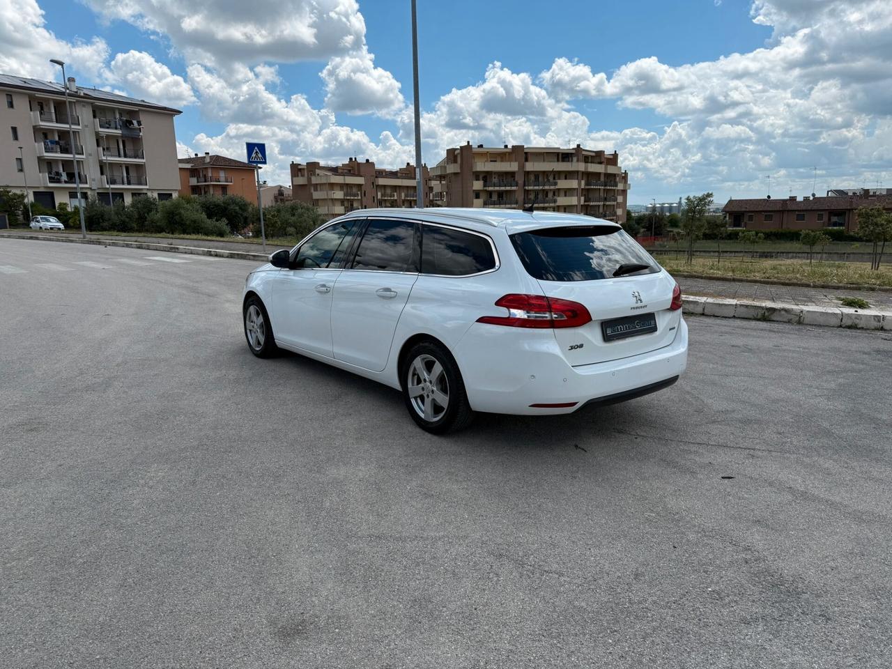 Peugeot 308 BlueHDi 120 S&S SW Allure