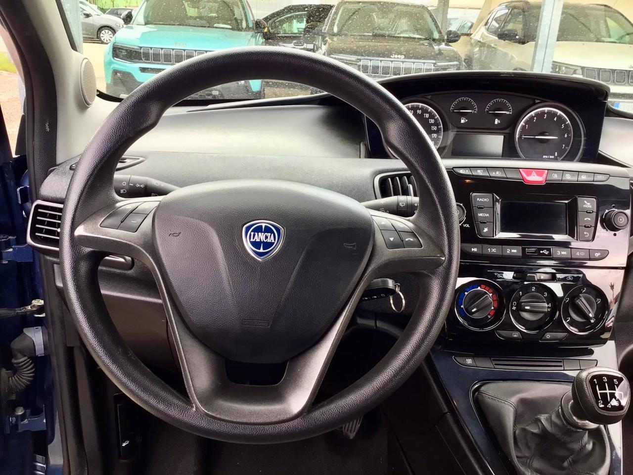 Lancia Ypsilon 1.0 FireFly 70 Cv Hybrid Silver