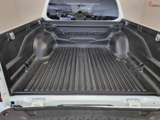 MITSUBISHI L200 2.3 D Double Cab 4x4 Easy Select Invite Connect