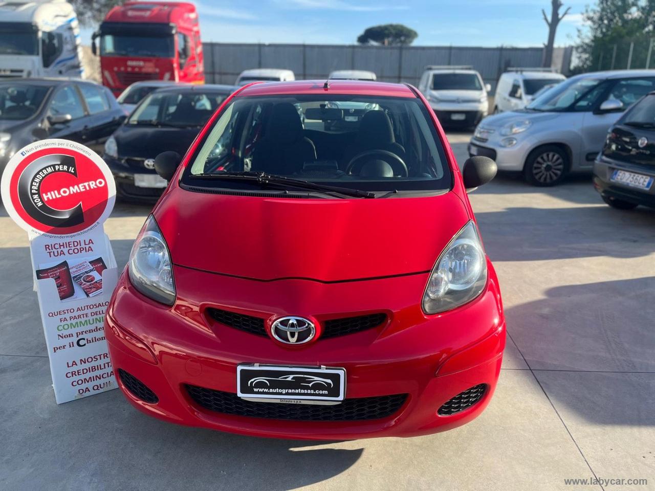 TOYOTA Aygo 1.0 VVT-i 5p. Sol Connect PER NEOPATENTATI