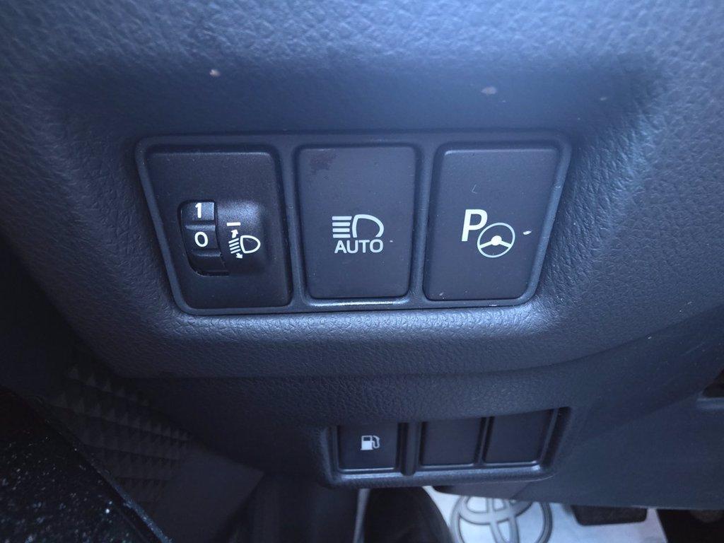 TOYOTA C-hr 1.8h lounge 2wd e-cvt del 2017