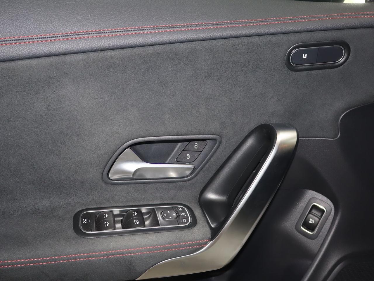 Mercedes-Benz CLA 200 AMG Line Premium Plus #9448