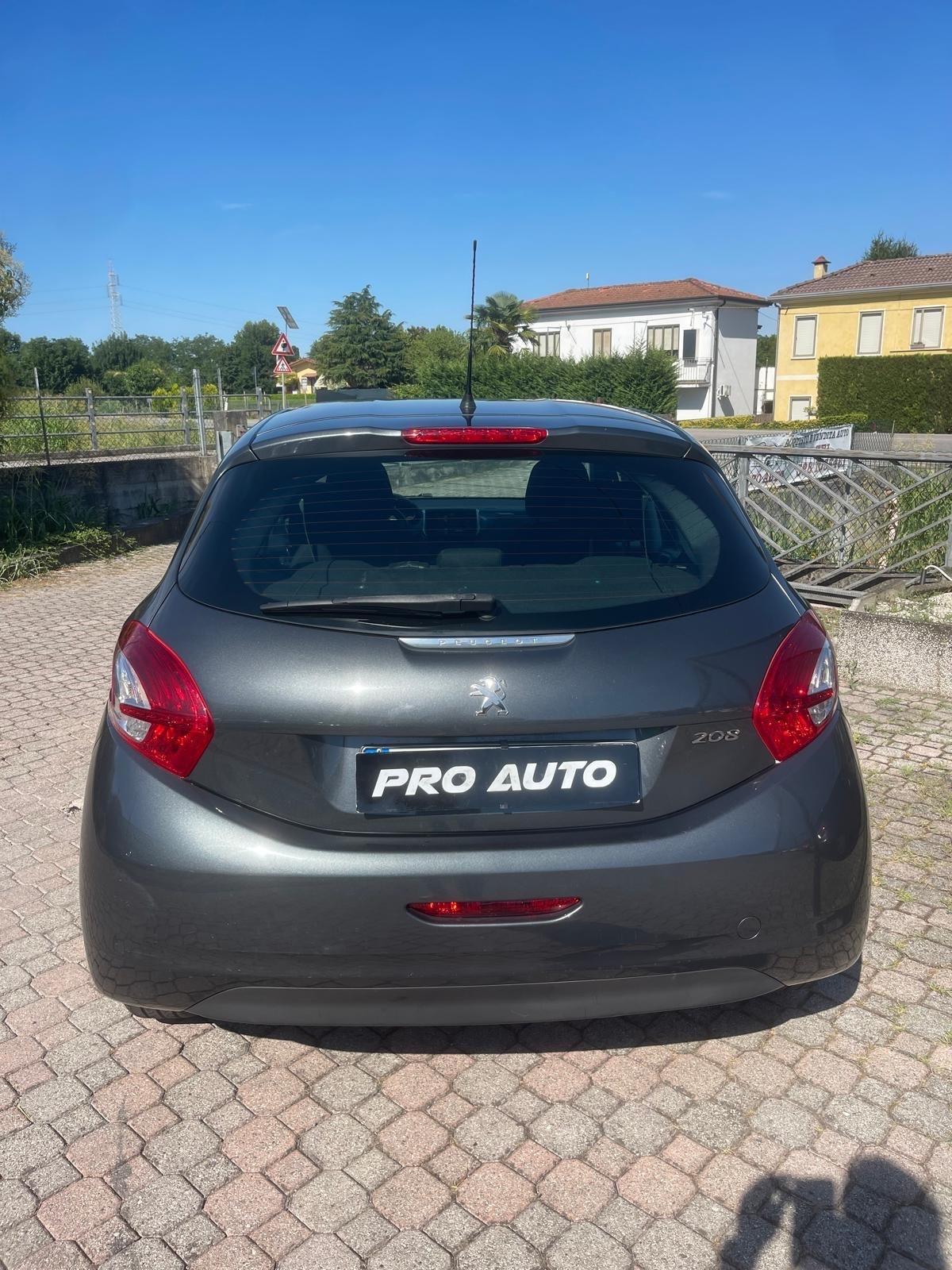 Peugeot 208 1.4 HDi 68 CV 5 porte Allure