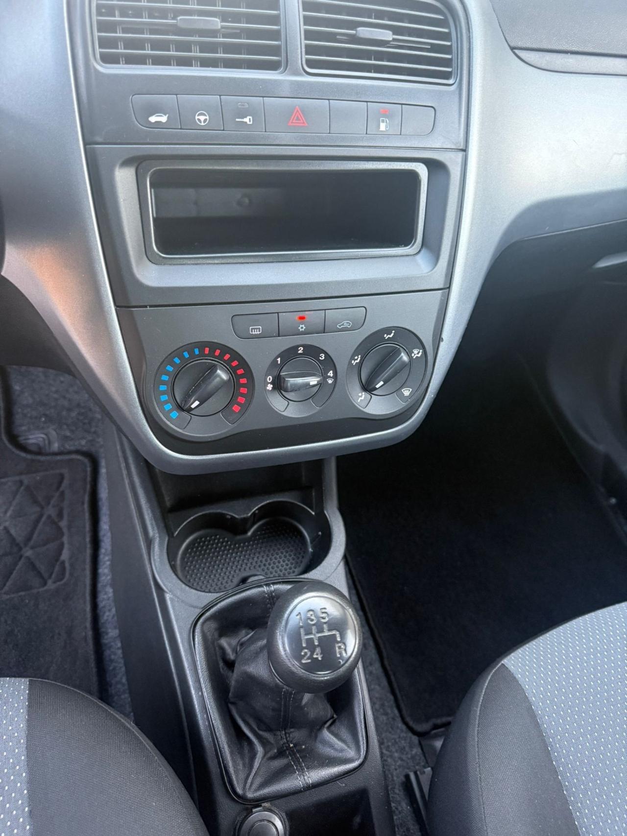 FIAT G PUNTO EVO 1.4 BENZ METANO NEOPATENETATI