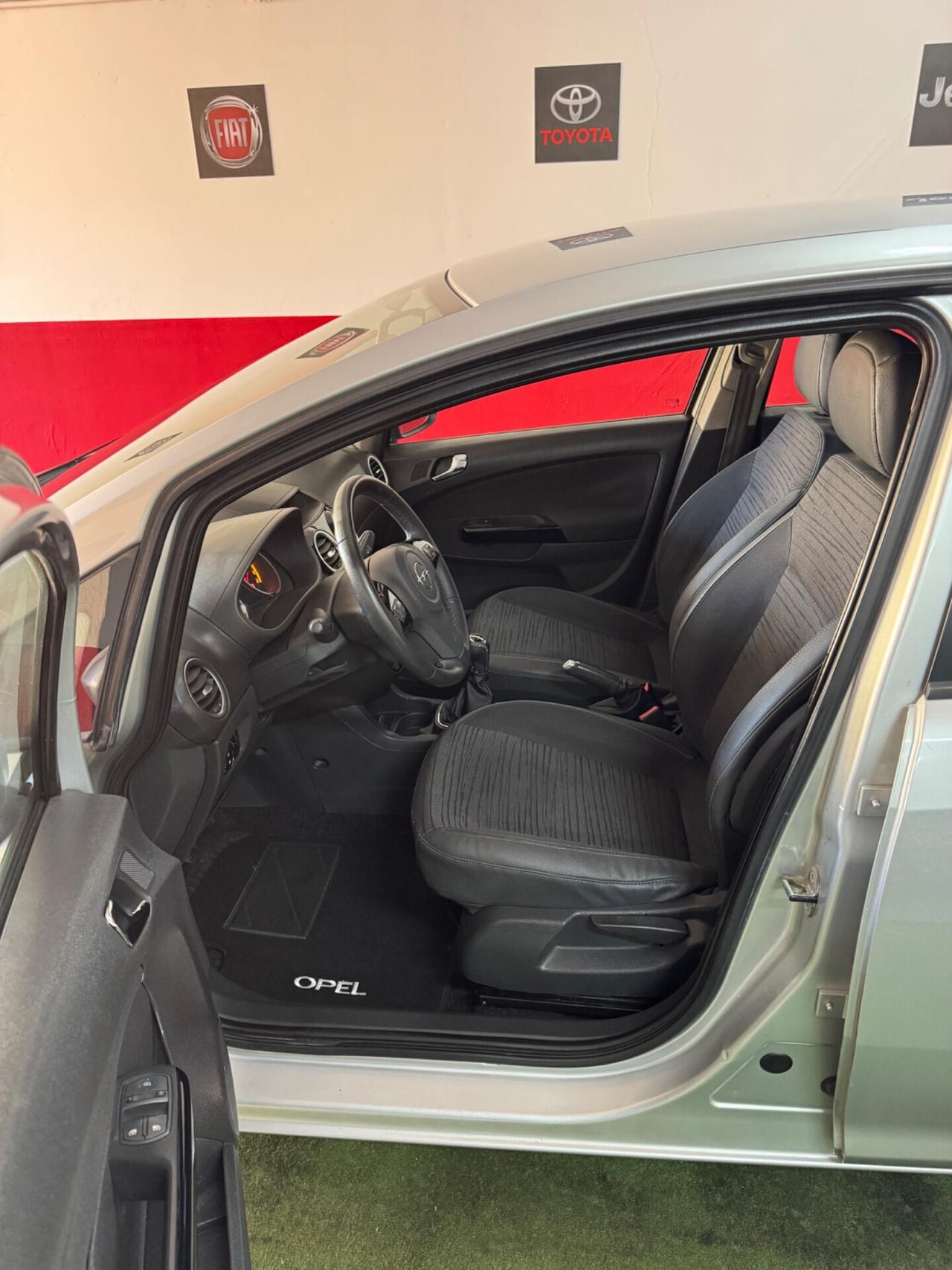 Opel Corsa 1.2 85CV 5 porte GPL-TECH Edition