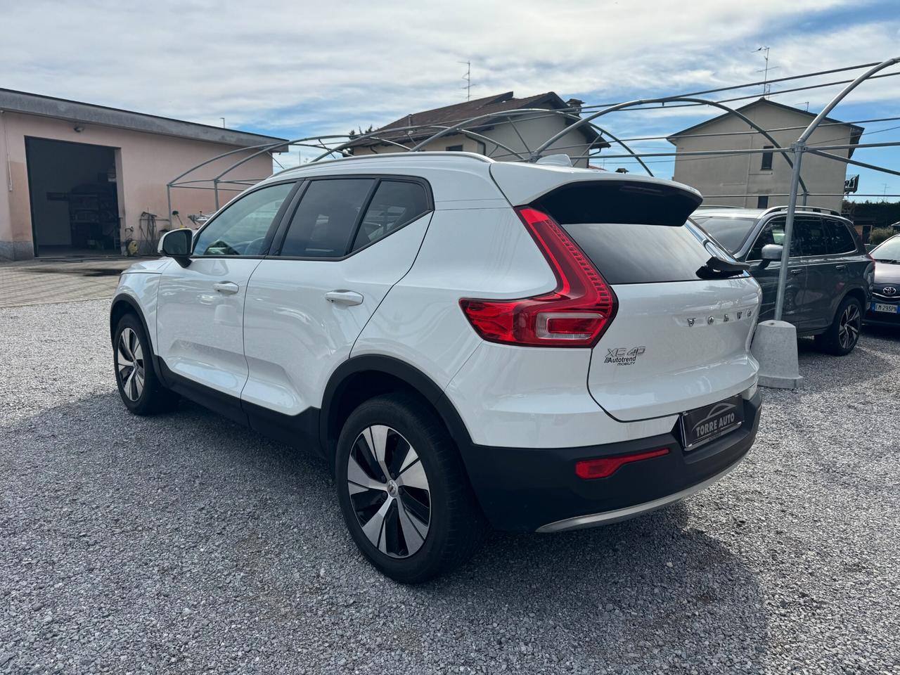 Volvo XC40 T2 Geartronic Momentum Pro
