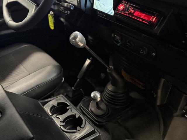 LAND ROVER Defender 110 TD5 CREW CAB TOMB RIDER *250 / MONDO*