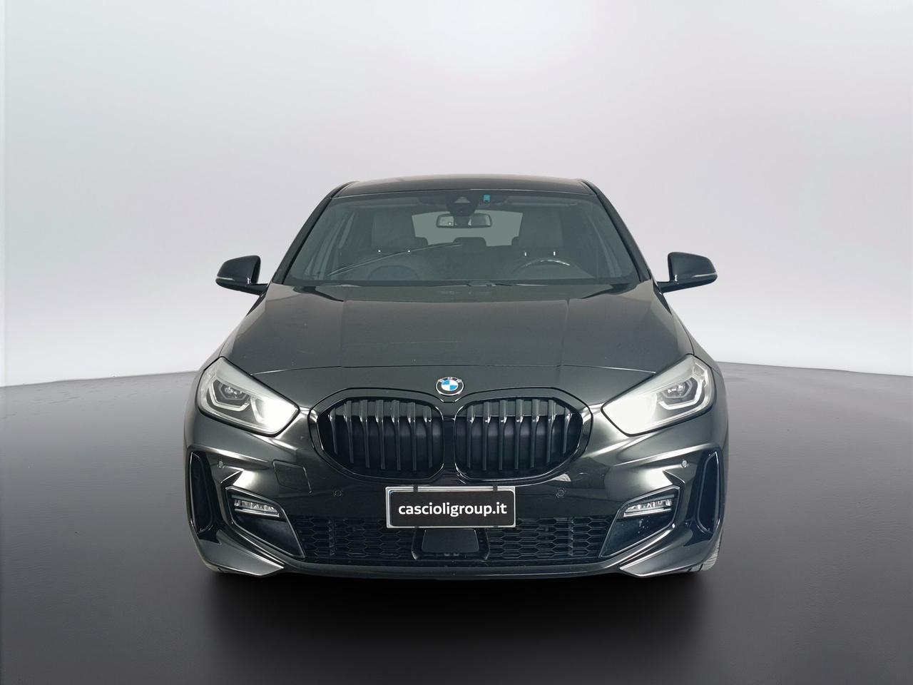BMW Serie 1 F40 - 118d Msport auto