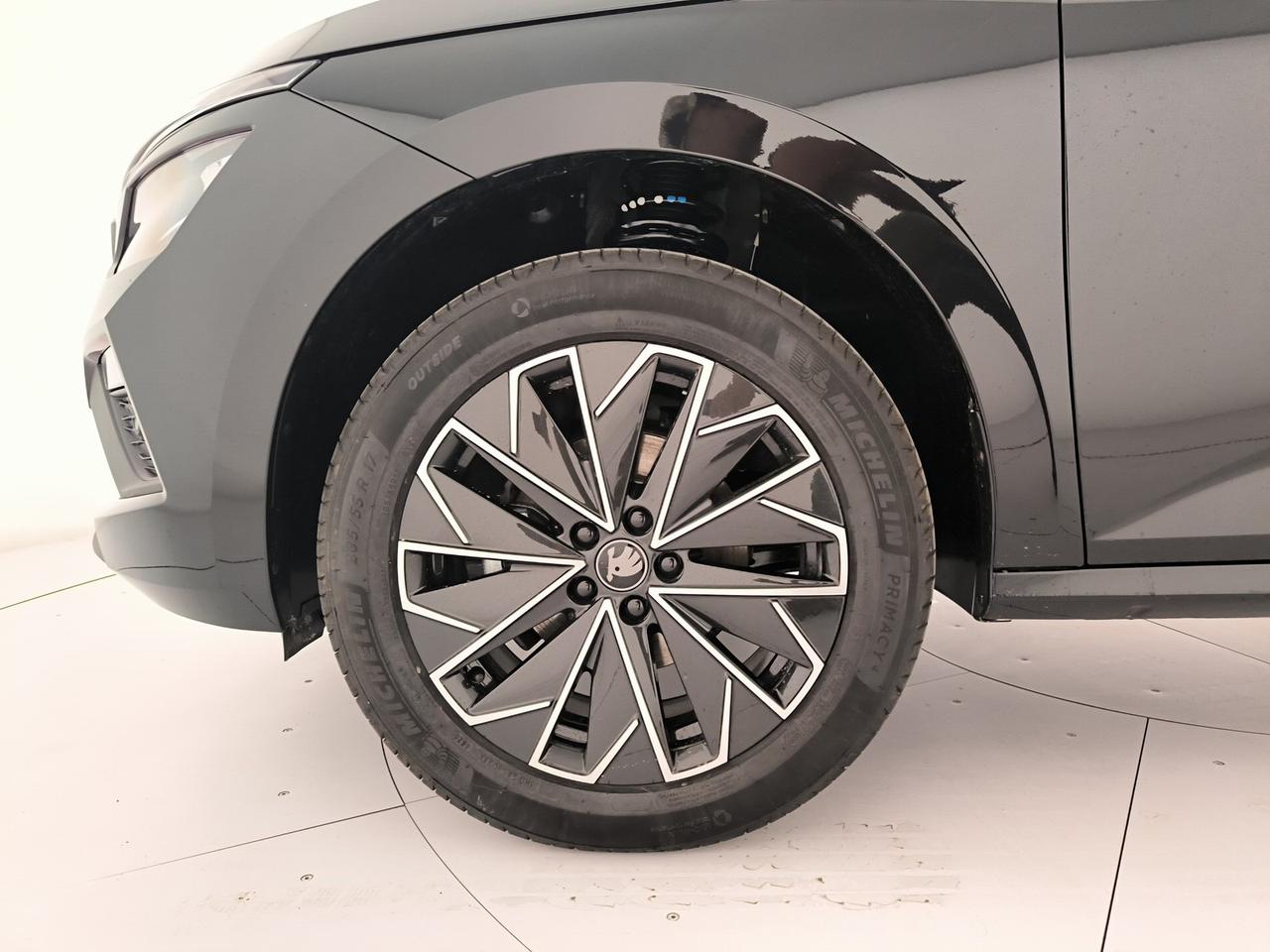 Skoda Kamiq 1.0 tsi black dots 115cv