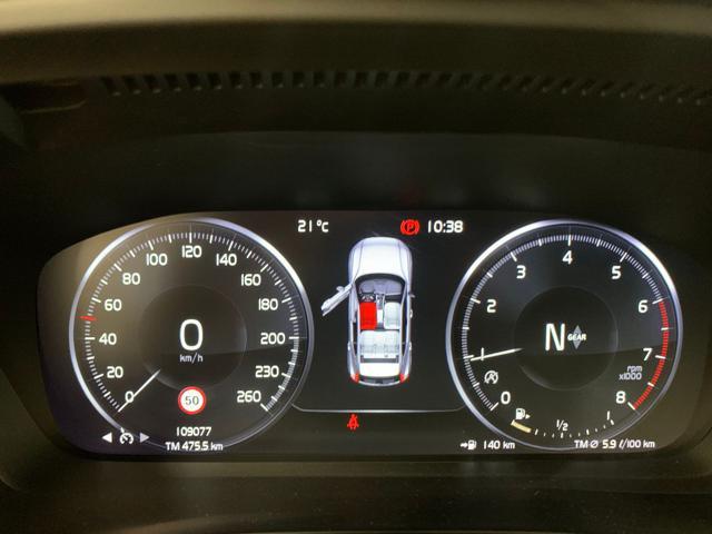 VOLVO XC40 T2 Momentum Core
