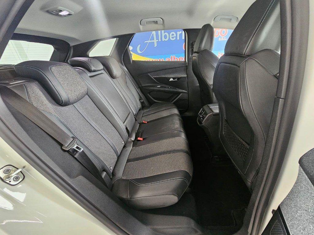 Peugeot 3008 BlueHDi 130 S&S EAT8 Allure