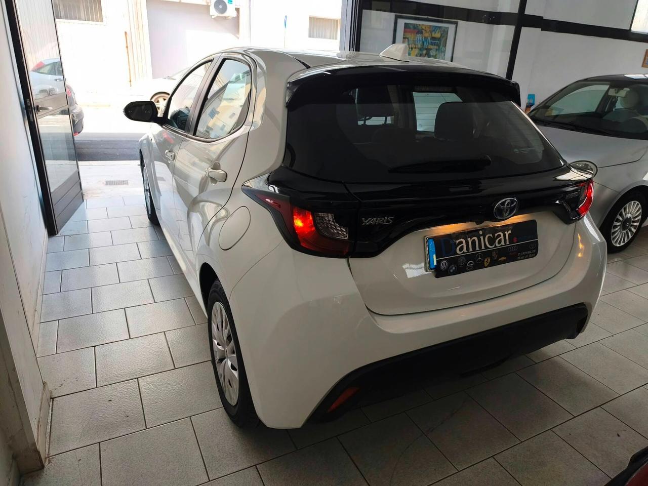 Toyota Yaris 1.5 Hybrid 5 porte Business