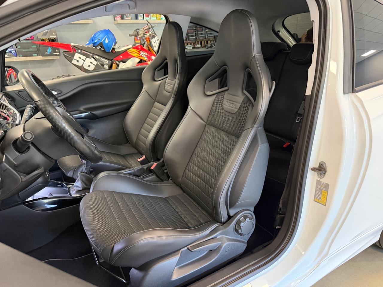Opel Corsa 1.6 Turbo Coupé OPC